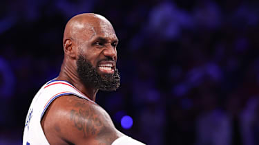 James musste für die Sixers auf der Fünf spielen.