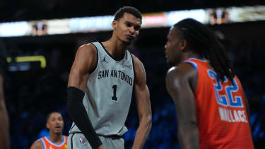 Victor Wembanyama erhielt für seinen enormen Einfluss aufs Spiel MVP-Gesänge der Zuschauer in Las Vegas nach Spielende.