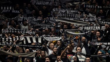 Anhänger von Partizan Belgrad.