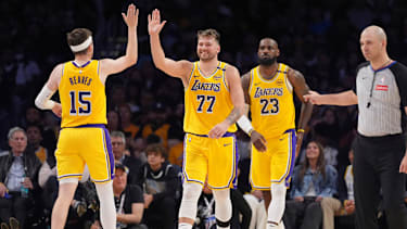Die Leistungsträger der Los Angeles Lakers: Austin Reaves, Luka Doncic und LeBron James.