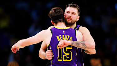 Austin Reaves und Luka Doncic spielen gemeinsam bei den Los Angeles Lakers.