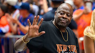 Ewing ist 63 Jahre alt.