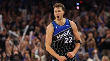 Franz Wagner erzielt bislang 16,8 Punkte pro Spiel in den Playoffs. Für das fünfte Spiel ist er wegen Wadenproblemen allerdings "fraglich".