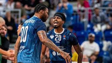 Die beiden Brüder Marcus (li.) und Michael Weathers (re.) haben ein enges Verhältnis zueinander.