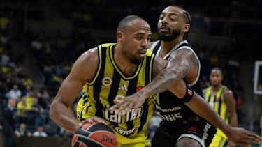 Talen Horton-Tucker, Carlik Jones
