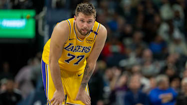 Luka Doncic musste noch in der ersten Hälfte verletzt runter.