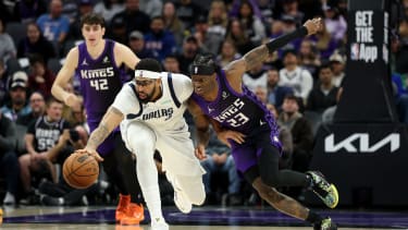 Anthony Davis legte 19 Punkte und 16 Rebounds für die Dallas Mavericks auf.