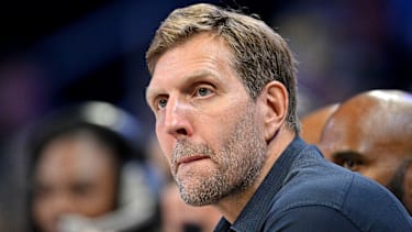 Dirk Nowitzki wurde 1998 an Position 9 von den Milwaukee Bucks gedraftet.