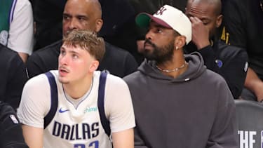 Cooper Flagg und Kyrie Irving bestritten noch kein Spiel zusammen.