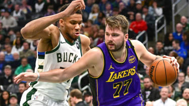 Bald zusammen bei den Lakers? Giannis Antetokounmpo (li.) und Luka Doncic (re.).