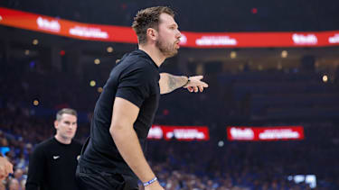 Luka Doncic fehlt den Lakers weiterhin verletzt.