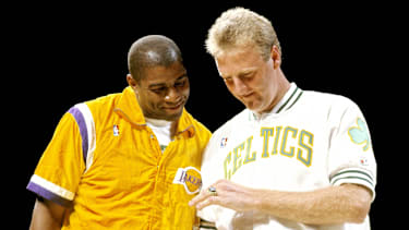 Zwei der damaligen Topspieler: Magic Johnson und Larry Bird.