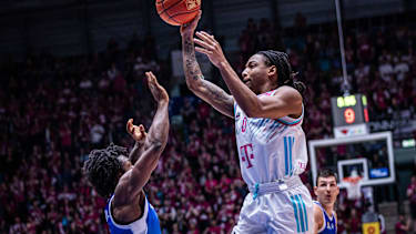 Jalen Finch (re.) war zweitbester Scorer der Bonner mit 16 Punkten.
