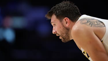 Luka Doncic fehlt den Lakers aktuell.