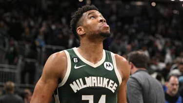 Antetokounmpo spielte in seiner Karriere für keine andere Mannschaft als die Milwaukee Bucks.