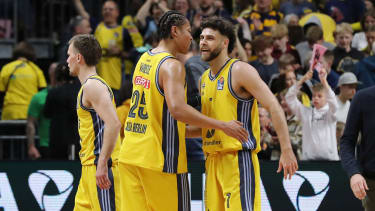 Alba Berlin muss weiter um die direkte Playoff-Teilnahme zittern.