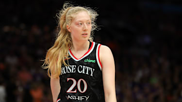 Bühner spielt seit der laufenden Saison in der WNBA, wo sie für Portland Fire auf Korbjagd geht.
