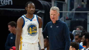 Jonathan Kuminga und Warriors-Coach Steve Kerr.