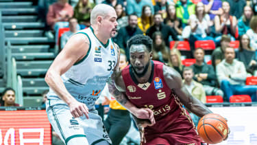 Amadou Sow (re.) avancierte beim Chemnitzer Sieg gegen Trier zum Matchwinner.
