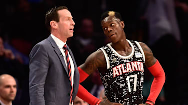 Dennis Schröder und Kenny Atkinson