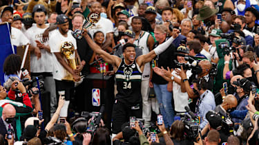 Die Bucks um Giannis holten 2021 den Titel.