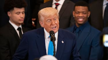 Trump lud den NCAA-Champion von 2025, die Florida Gators, ins Weiße Haus ein.