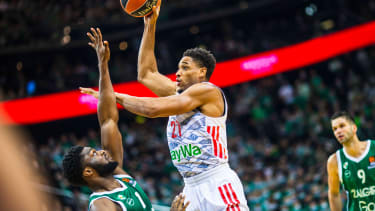Die Basketballer des FC Bayern feierten in der Euroleague bei Zalgiris Kaunas den ersten Sieg.