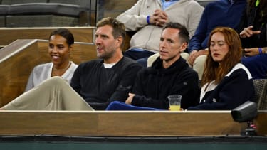Dirk Nowitzki und Steve Nash treffen sich auch im privaten Kreis häufiger, wie hier beim Tennis in Indian Wells.