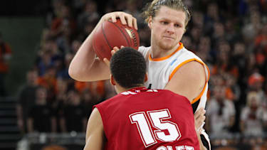 Eurocup ratiopharm ulm vs. Cholet Basket 05.12.12 ratiopharm arena John BRYANT ( ratiopharm ulm ) Rudy GOBERT ( Cholet Basket )