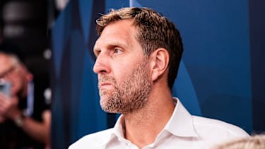 Dirk Nowitzki ist vom Gegenwert im Davis-Trade nicht überzeugt.