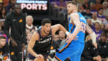 Zwei der besten Spieler auf dem Feld: Devin Booker und Isaiah Hartenstein.