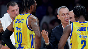 Daniel Theis (l.)