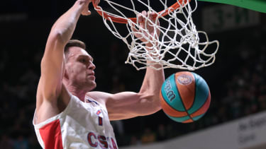 Johannes Voigtmann bei einem Dunk.