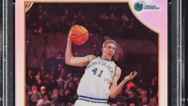 Dirk Nowitzkis 1998 Topps Chrome Rookie Card.