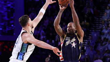 Kawhi Leonard erzielte 31 der 48 Punkte seines Teams Stripes zum Vorrundenabschluss.
