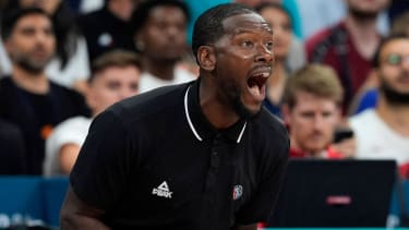 Olympics: Basketball-Men Group C - USA-SSD Jul 31, 2024; Villeneuve-d Ascq, France; South Sudan head coach Royal Ivey in the first quarter against the United States during the Paris 2024 Olympic Summer Games at Stade Pierre-Mauroy. Villeneuve-d Ascq Stade Pierre-Mauroy France, EDITORIAL USE ONLY PUBLICATIONxINxGERxSUIxAUTxONLY Copyright: xJohnxDavidxMercerx 20240731_jhp_pb5_0927