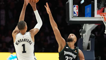 Wembys Spin-Fadeaway über Gobert.