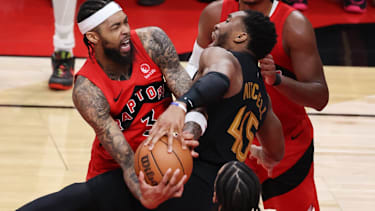 Donovan Mitchell (r.) erzielte den Großteil seiner Punkte im vierten Viertel.