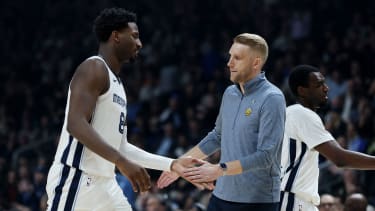 Star und Coach: Jaren Jackson Jr. und Tuomas Iisalo.