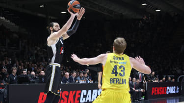 Luke Sikma (#43)