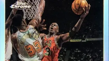 1996 Topps Chrome Basketball #139 Michael Jordan Refractor.