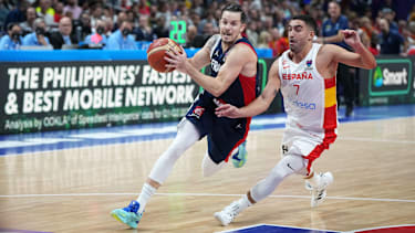 Thomas Heurtel (li., Frankreich) in Aktion gegen Jaime Fernandez (Spanien).