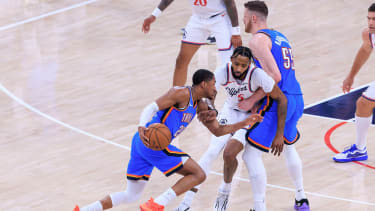Hartenstein wird immer wieder für seine Blocks gelobt: Hier im Spiel gegen die LA Clippers.