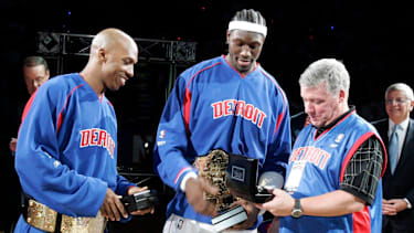 Ben Wallace (Mitte) war Teil der Meister-Mannschaft der Pistons von 2004.