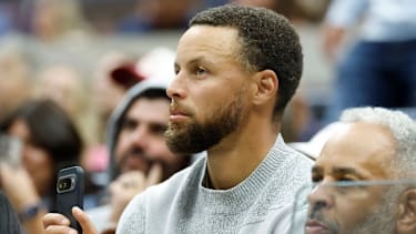Stephen Curry hat einen Zoom-Call mit Brandon Williams geführt.