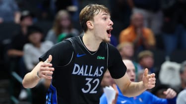 Cooper Flagg humpelte verletzt vom Feld.