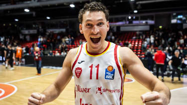 Auch Brae Ivey und die Würzburg Baskets nehmen an den Play-Ins teil.