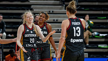 Frieda Bühner, Nyara Sabally und Leonie Fiebich (v.l.n.r.): Zusammen im DBB-Dress - und bald auch zusammen in der WNBA?