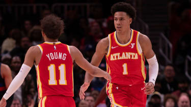 Trae Young (li.) muss um seinen Platz als Franchise-Star der Hawks kämpfen.