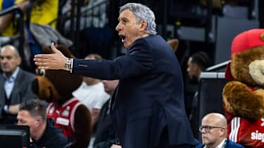 Svetislav Pesic an der Seitenlinie in Aktion